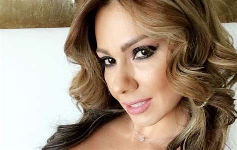 clitoris de esperanza gmez|Esperanza Gomez Wiki and Biography, Age, Instagram